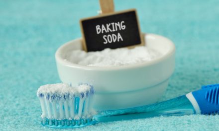 How to Whiten Your Teeth with Baking Soda: A Simple Guide for Brighter Smiles
